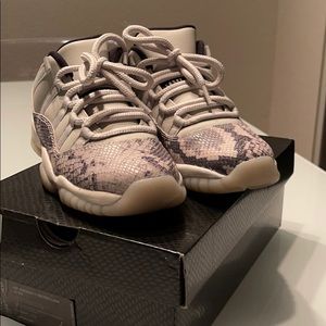 Jordan 11 Retro Low Snake Light Bone